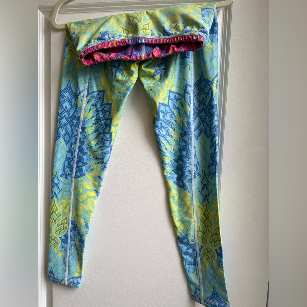 Reversible Colorful Patterned Leggings - Picture 2 of 5